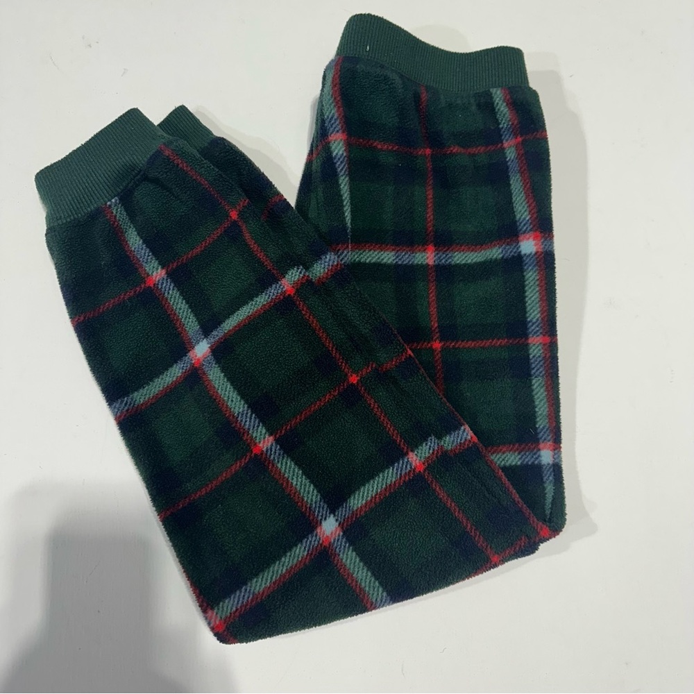 Boys dip, green and red plaid pajamas, fleece size M